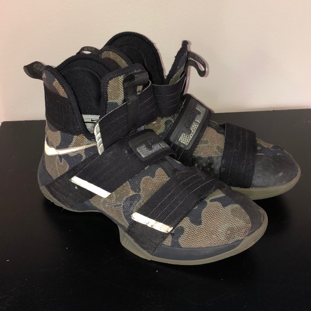 Nike Lebron Soldier 11 Camo